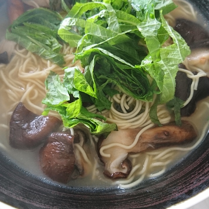 しいたけと紫蘇のチャルメラとんこつラーメン